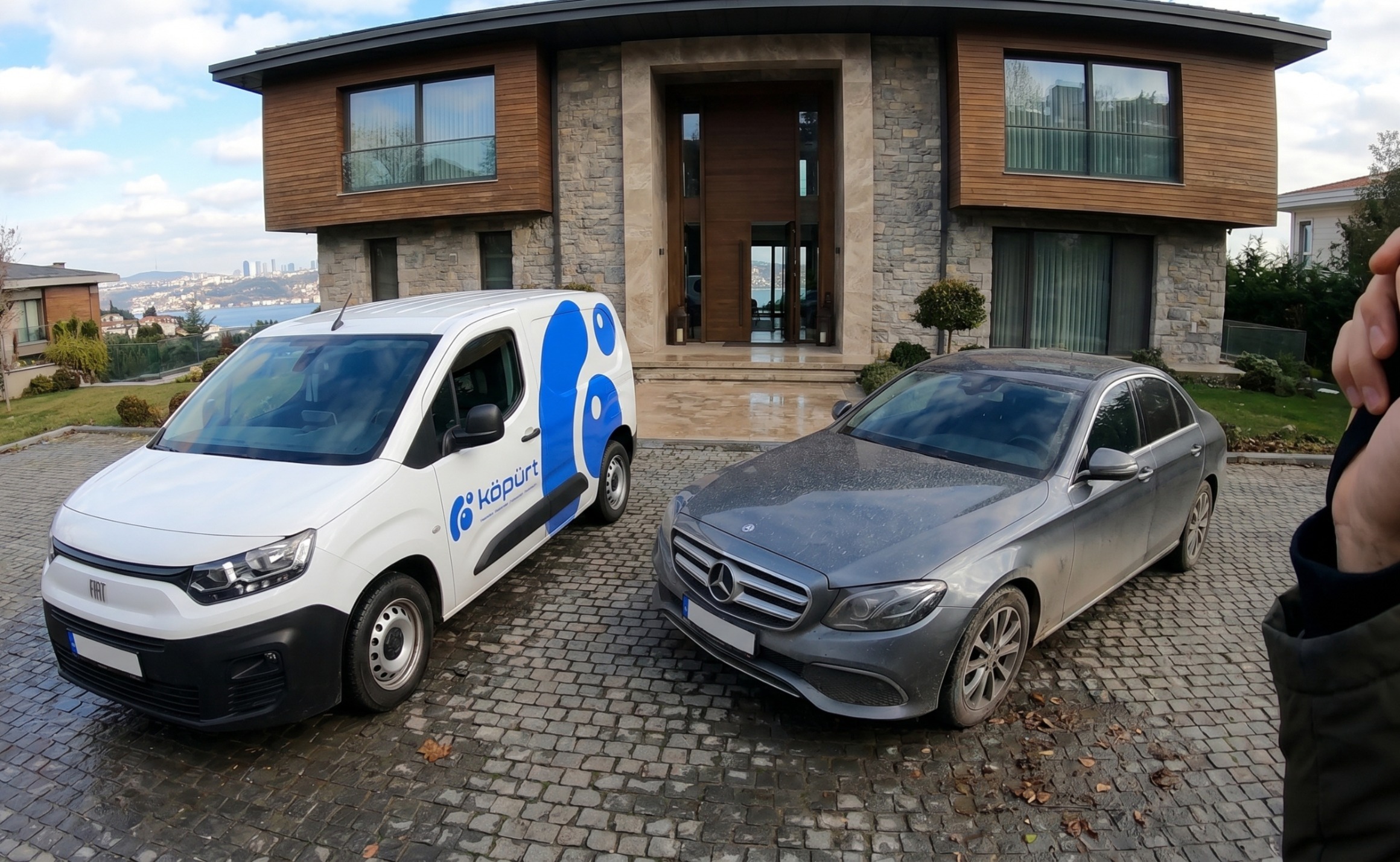Kesintisiz Zaman Yönetimi ve Teknolojik Estetik: Otomobil Bakımında Yeni Nesil Mobil Dönüşüm!